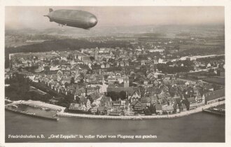 Ansichtskarte "Friedrichshafen am Bodensee, Graf Zeppelin in voller Fahrt vom Flugzeug aus gesehen"