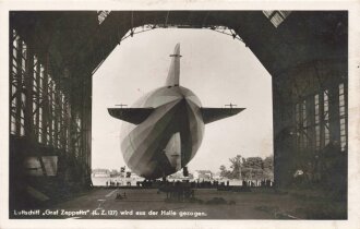 Ansichtskarte " Luftschiff Graf Zeppelin LZ127 wird aus der Halle gezogen"