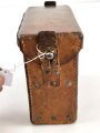 1.Weltkrieg, Behälter Fernglas 08 von Emil Busch Rathenow. Originallack, defekt