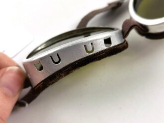 Schutzbrille Wehrmacht mit getönten Gläsern als Blendschutz. Guter Zustand