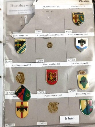 Bundeswehr, Sammlung Brustanhänger Auflagen, meist aufgeklebt, 51 Stück