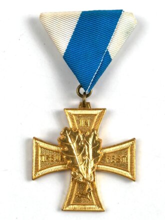 Deutschland nach 1945, Ehrenkreuz " In Treue Fest " in Gold mit Eichenlaub für 60 Jahre, für langjährige Mitgliedschaft im Krieger und Soldatenverein Bayern