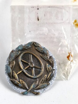 Kraftfahrbewährungsabzeichen in Bronze mit Gegenplatte in originaler Chellophantüte