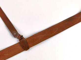 Russland 2.Weltkrieg, Koppel für Offiziere mit Schulterriemen. Gesamtlänge 124cm. Neuzeitliche REPRODUKTION, gebraucht