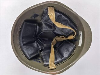 Russland nach 1945, Stahlhelm Modell 1940 aus der Zeit des "Kalten Krieges". Gebraucht, Größe 59
