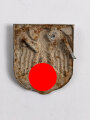 Adlerschild zum Tropenhelm der Wehrmacht. Ungereinigter Bodenfund