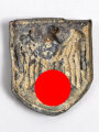 Adlerschild zum Tropenhelm der Wehrmacht. Ungereinigter Bodenfund