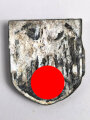 Adlerschild zum Tropenhelm der Wehrmacht. Ungereinigter Bodenfund