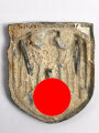 Adlerschild zum Tropenhelm der Wehrmacht. Ungereinigter Bodenfund