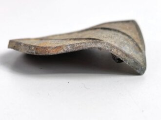 Wappenschild zum Tropenhelm der Wehrmacht. Ungereinigter Bodenfund