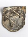 Wappenschild zum Tropenhelm der Wehrmacht. Ungereinigter Bodenfund