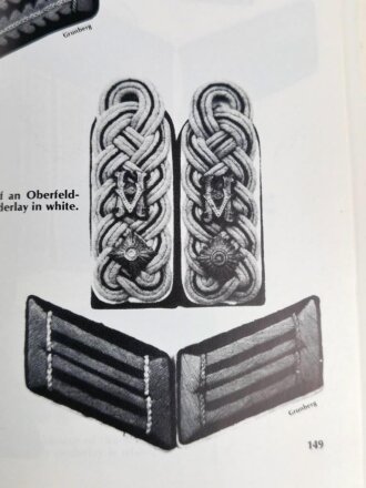 "Uniforms & Traditions of the German Army 1933-1945 Vol. 2" 414 Seiten, englisch, über DIN A5, gebraucht