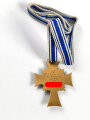 Ehrenkreuz der Deutschen Mutter ( Mutterkreuz ) in Bronze an langem Band, sehr guter Zustand