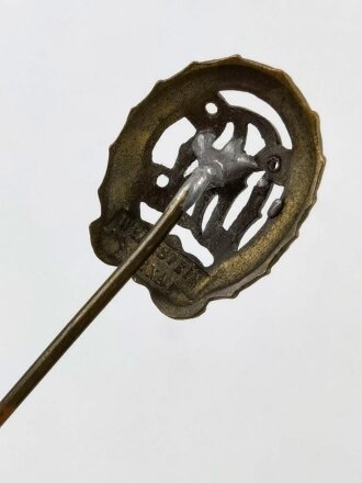 Miniatur, Deutsches Reichssportabzeichen DRL in Bronze, Nadel wohl zeitgenösisch neu angelötet, Größe 16mm