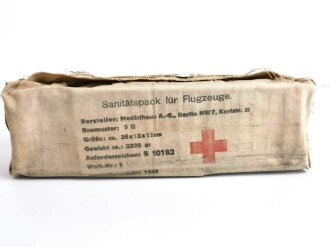 Sanitätspack für Flugzeuge, Anforderzeichen S 10182 , datiert 1941. Sehr seltenes Stück, mit dem originalen Inhalt, lediglich die 5 Ampullen Morphin  fehlen