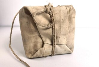 Sanitätspack für Flugzeuge, Anforderzeichen S 10182 , datiert 1941. Sehr seltenes Stück, mit dem originalen Inhalt, lediglich die 5 Ampullen Morphin  fehlen