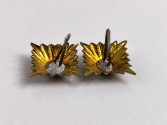III. Reich, Paar Rangsterne für Schulterklappen, Zink vergoldet, Kantenlänge 15 mm