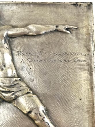 Sport, Auszeichnungsplakette 24 x 24cm " Wormser Nibelungenspiele 1924, I.Sieger im Dreikampf"