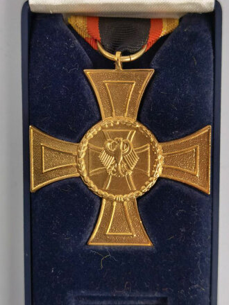 Ehrenkreuz der Bundeswehr in gold, im Etui