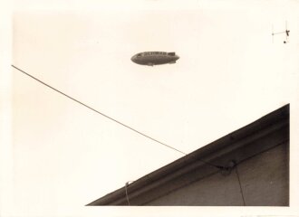 4 Fotos " Schwab" Luftschiff über Darmstadt, datiert 1965, je 8 x 10,5cm