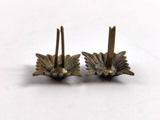 Paar Rangsterne für Schulterklappen aus der Zeit des 2.Weltkrieg, Zink vergoldet, Kantenlänge 15 mm