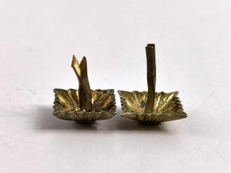 Paar Rangsterne für Schulterklappen aus der Zeit des 2.Weltkrieg, Zink vergoldet, Kantenlänge 15 mm