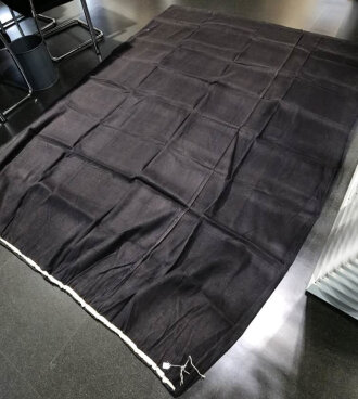 Luftschutz, Vorhang aus "genehmigtem Verdunklungsstoff" 195 x 260cm, gebraucht
