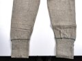Lange Unterhose aus der Zeit des 2.Weltkrieg. Ungebraucht, aus altem Lagerbestand, angeschmutzt