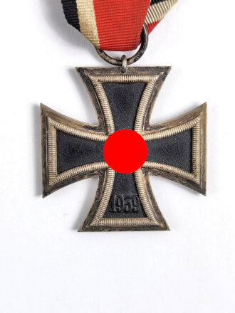 Eisernes Kreuz 2. Klasse 1939 am Band, magnetisch, Hakenkreuz leicht berieben