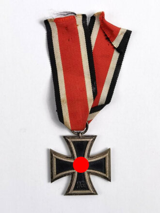 Eisernes Kreuz 2. Klasse 1939 am Band, magnetisch,...