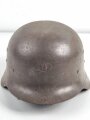 Spanien, Stahlhelm M42. Originallack und Innenfutter, ungereinigtes Stück, Größe 58