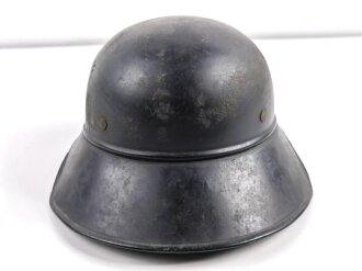 Stahlhelm Luftschutz. Originallack und Abzeichen