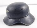 Stahlhelm Luftschutz. Originallack und Abzeichen