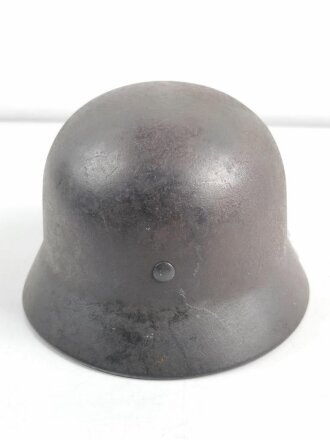 Luftwaffe, Stahlhelm Modell 1940. Originallack, gedunkeltes Abzeichen , Innenfutter original verbaut. Q64