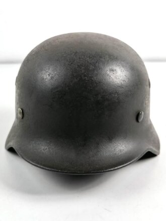 Luftwaffe, Stahlhelm Modell 1940. Originallack, gedunkeltes Abzeichen , Innenfutter original verbaut. Q64