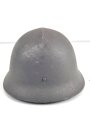 Schweden, Stahlhelm M21/26. Von der schwedischen Armee überlackiertes Stück in gutem Gesamtzustand