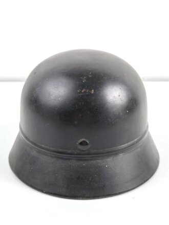 Stahlhelm Luftschutz, Originallack, Abzeichen gedunkelt, Innenfutter aus Ersatzmaterial, Q64