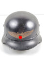 Stahlhelm Luftschutz, Originallack, Abzeichen gedunkelt, Innenfutter aus Ersatzmaterial, Q64