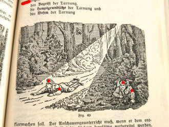 "Kriegsausbildung der Hitler-Jugend im Schieß- und Geländedienst" datiert 1941, 151 Seiten, gebraucht