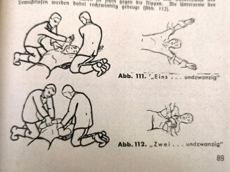 "Amtliches Unterrichtsbuch über Erste Hilfe", datiert 1942, 147 Seiten, gebraucht