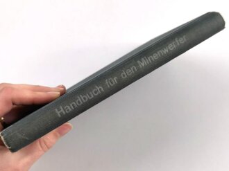 "Handbuch für den Minenwerfer", datiert 1917, 298 Seiten und 15 Tafeln, gebraucht