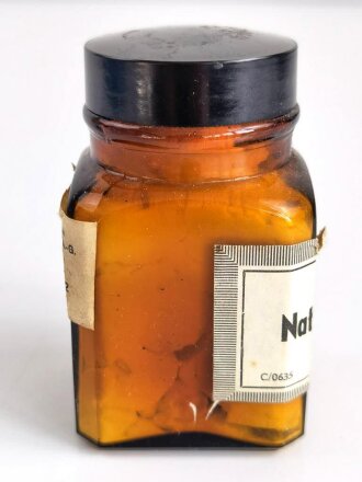 Glasbehälter " Natr. bicarbon. plv " Für Luftschutzzwecke. Datiert 1942 , Höhe 8 cm