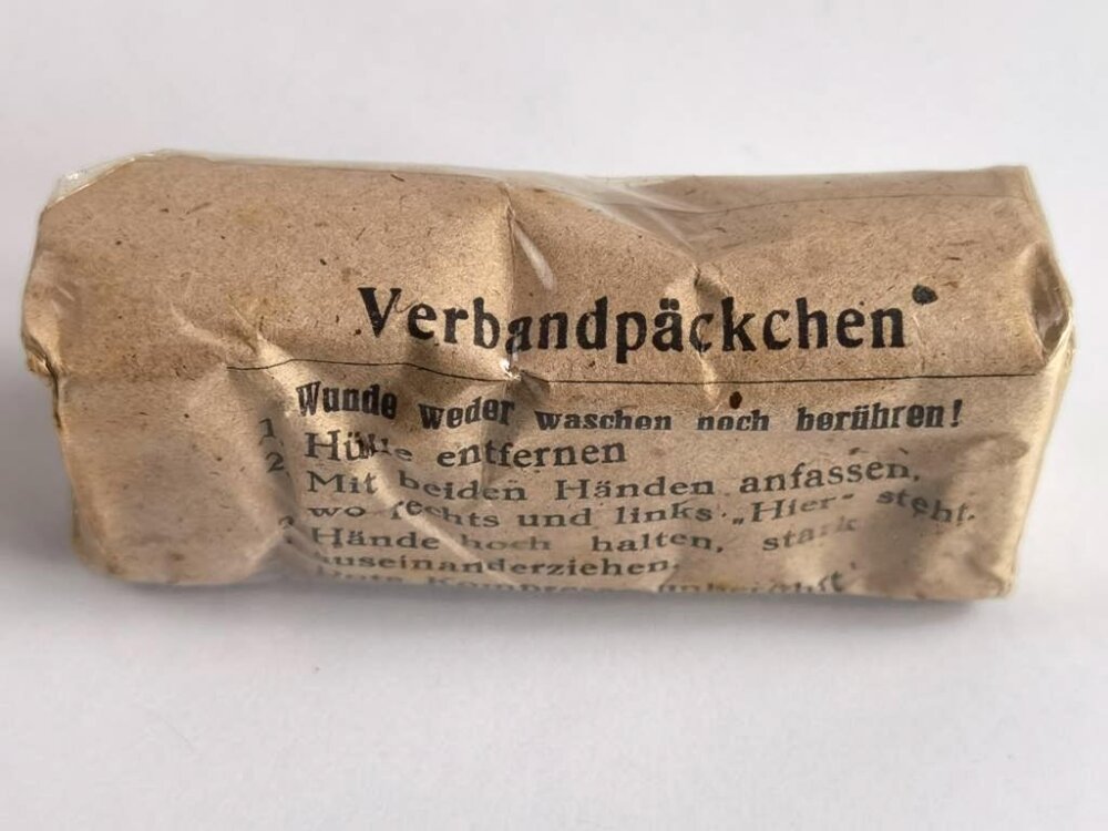 Verbandpäckchen, Breite etwa 65mm, datiert 1941, Originalverpackt, 25,00