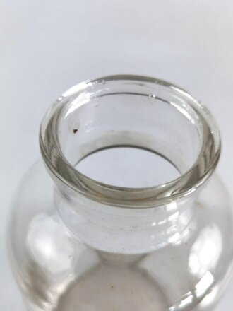 Glasbehälter zum Herstellen einer" Soda  Lösung " Für Luftschutzzwecke. Höhe 19,5cm
