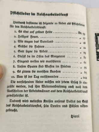 "Singend wollen wir marschieren" Liederbuch des Reichsarbeitsdienst, 160 Seiten, Buchrücken leicht beschädigt