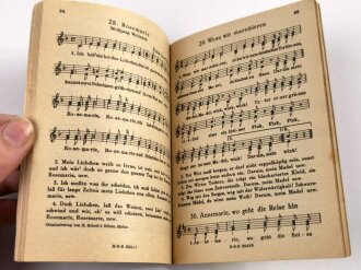 "Das neue Soldaten-Liederbuch" , Textbuch mit Melodien 2 stimmig,Band 1 mit 80 Seiten,  gebraucht