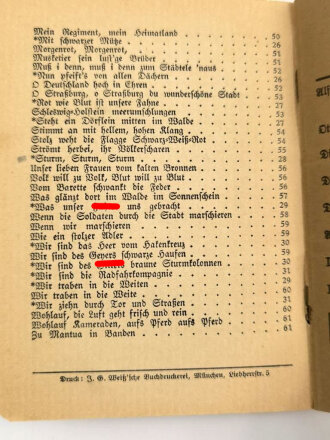 "Mit Hitler!" Liederbuch der Nationalsozialistischen Deutschen Arbeiterpartei" datiert 1933 mit 66 Seiten