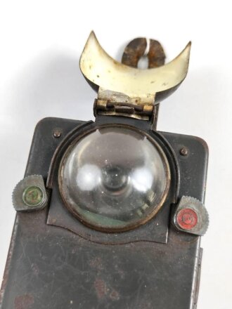 Taschenlampe Wehrmacht. Originallack, ungereinigt, innen datiert 1941, Funktion nicht geprüft