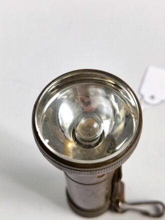 Stabtaschenlampe Pertrix No.554. Originallack, Funktion nicht geprüft
