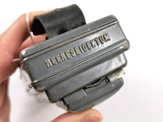 Taschenlampe "WIF Signal 1136" "Heereseigentum" Meiner Meinung nach ursprünglich österreichische Armee, von der Wehrmacht geführt. Originallack, Funktion nicht geprüft